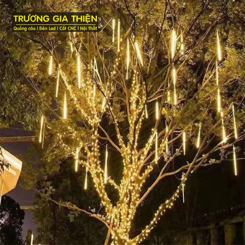 Đèn LED trang trí cây xanh làm cho không gian đường phố trở nên phong cách và hiện đại