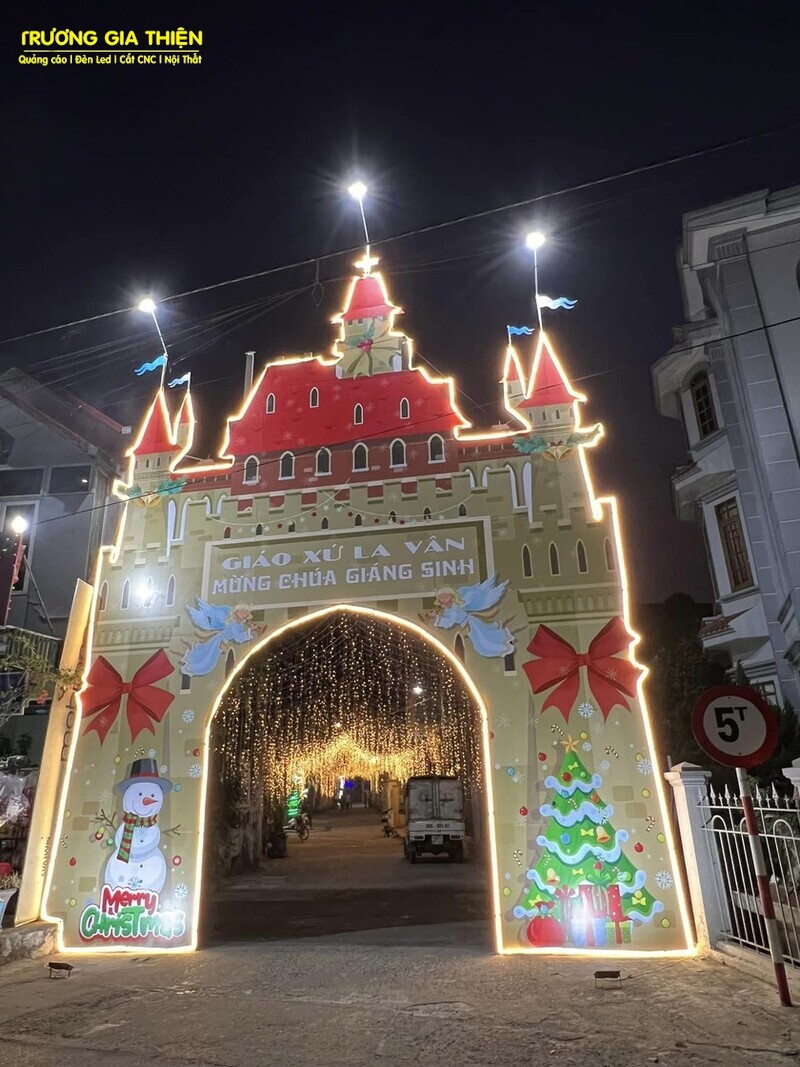 Trang trí cổng chào Noel đẹp