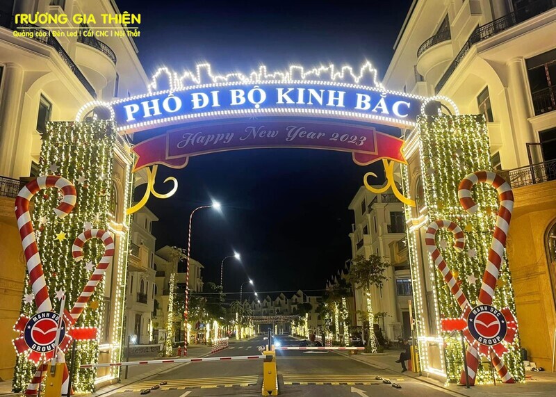 TRANG TRÍ NOEL ĐƯỜNG PHỐ ĐẸP, THU HÚT