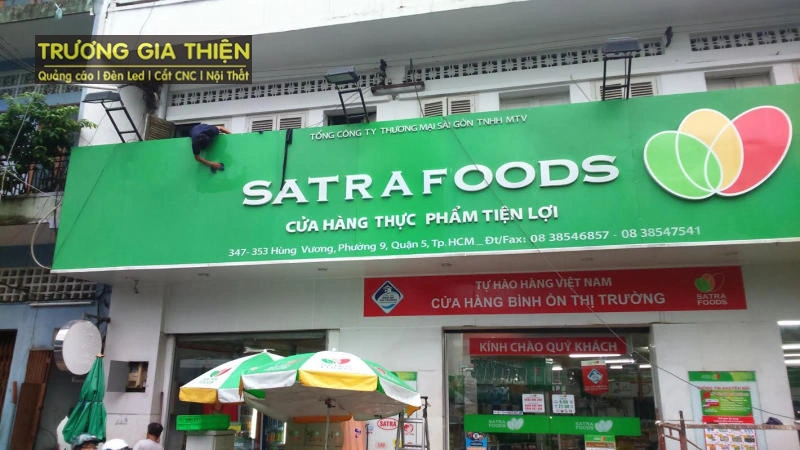 Thiết kế bảng hiệu chuyên sâu theo bộ nhận diện thương hiệu.