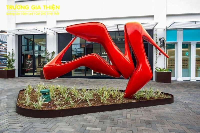 Kích thước và quy mô của artwork ảnh hưởng đến chi phí thi công