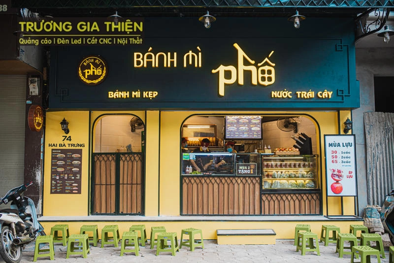 Mẫu bảng hiệu nổi bật với thiết kế hiện đại, thu hút mọi ánh nhìn.
