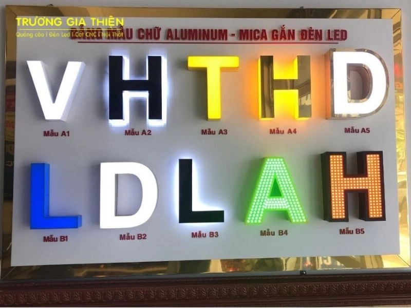 Chữ nổi mica có đèn LED