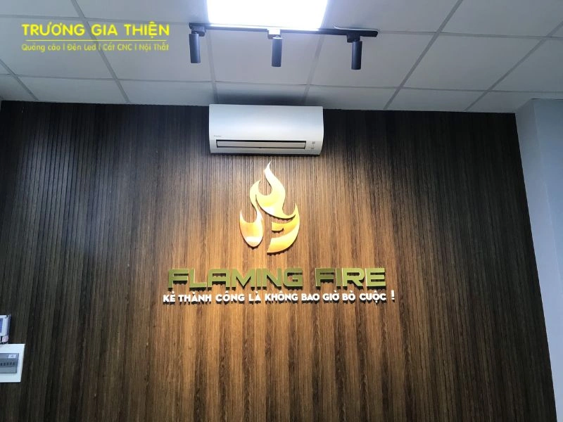 Chữ nổi mica tại các tòa nhà văn phòng hiện đại, dễ dàng nhận diện thương hiệu