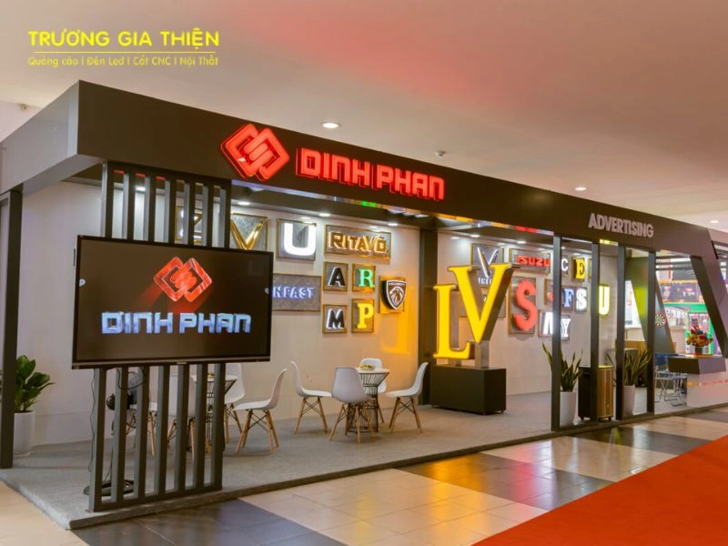 Bảng quảng cáo trang trí không gian triển lãm