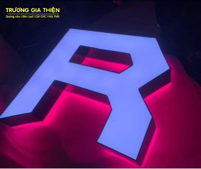 Mẫu chữ sáng chân màu sắc ấn tượng