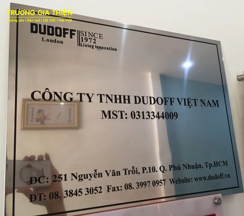 Bảng tên công ty inox độc lạ