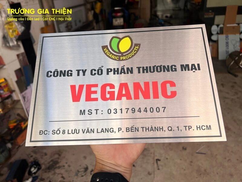 Bảng tên inox tối giản, tinh tế