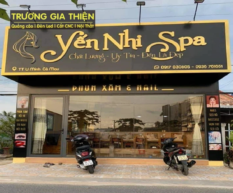 Bảng hiệu Mica nổi bật