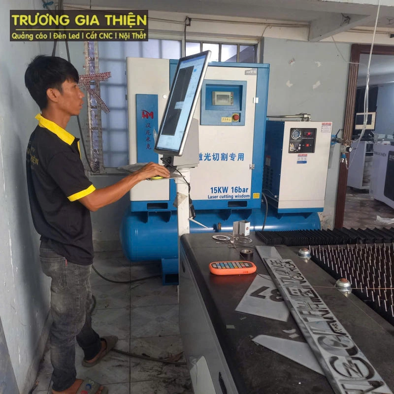 Dịch vụ gia công chữ inox trắng xước tại Trương Gia Thiện