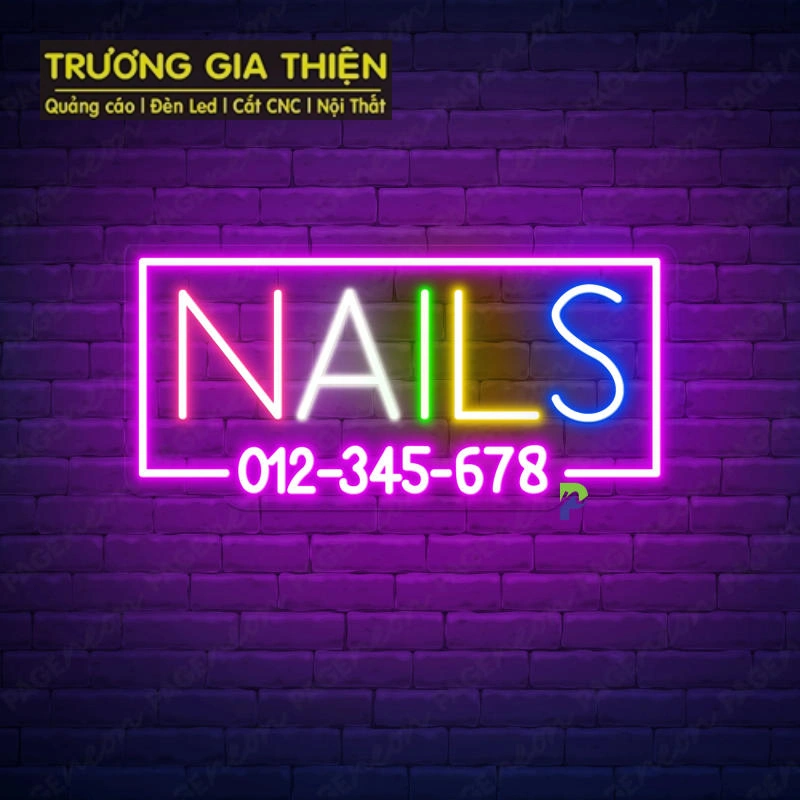 Bảng hiệu nail phối màu hồng trắng tươi sáng dễ nhìn.