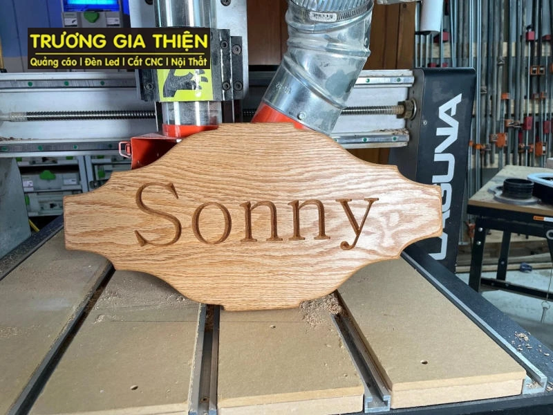 Cắt chữ nổi gỗ, bảng hiệu, logo