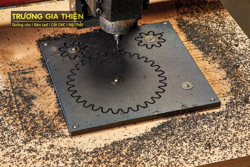 Cắt CNC nhựa là quy trình sử dụng máy móc điều khiển bằng máy tính (Computer Numerical Control)