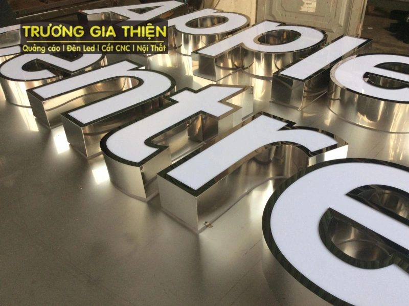 Thích hợp cho cả trong nhà và ngoài trời với tuổi thọ hơn 10 năm.