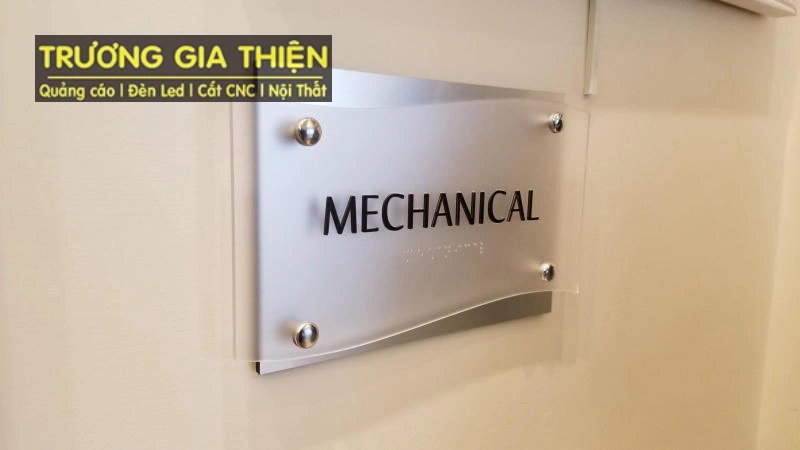 Chữ mica cắt laser tinh xảo, đều đặn