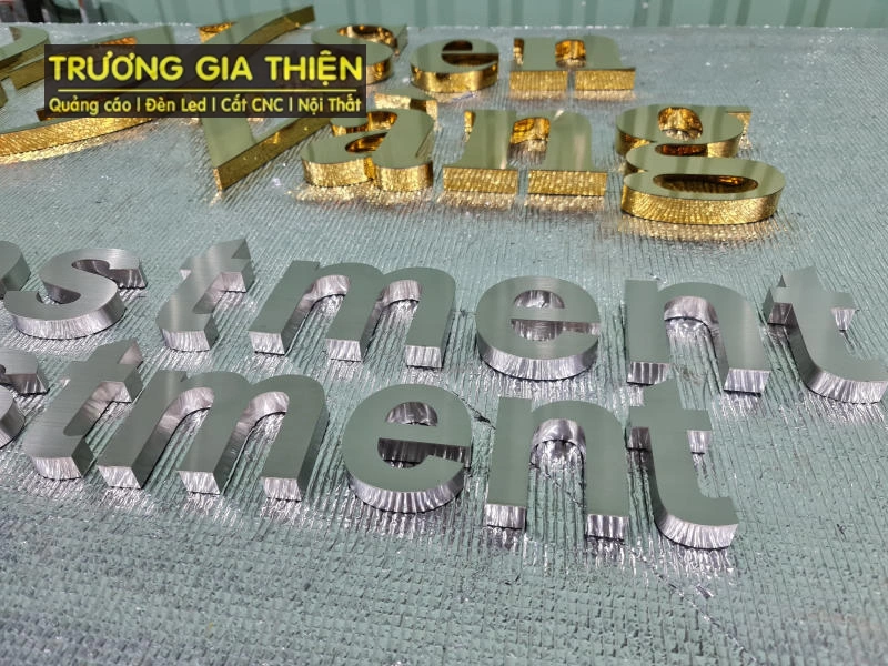 Chữ inox sơn hấp nhiệt mang đến vẻ hiện đại và cao cấp cho bảng hiệu.