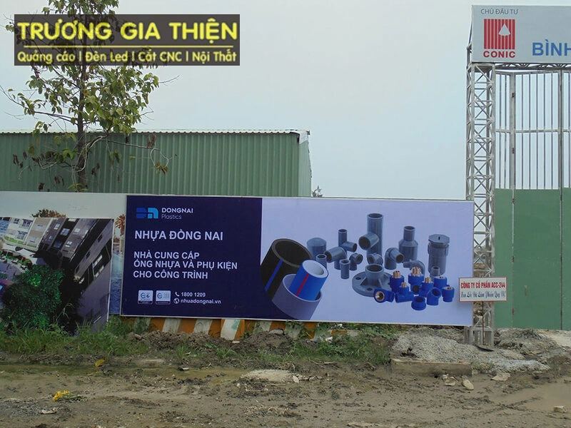 Bảng hiệu Pano hàng rào 