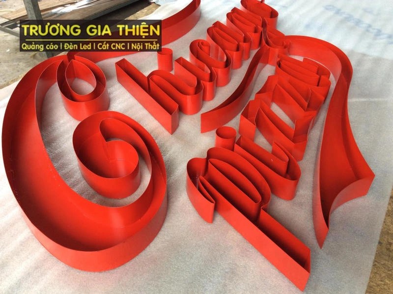 Quy trình gia công chữ Inox sơn hấp nhiệt tiêu chuẩn