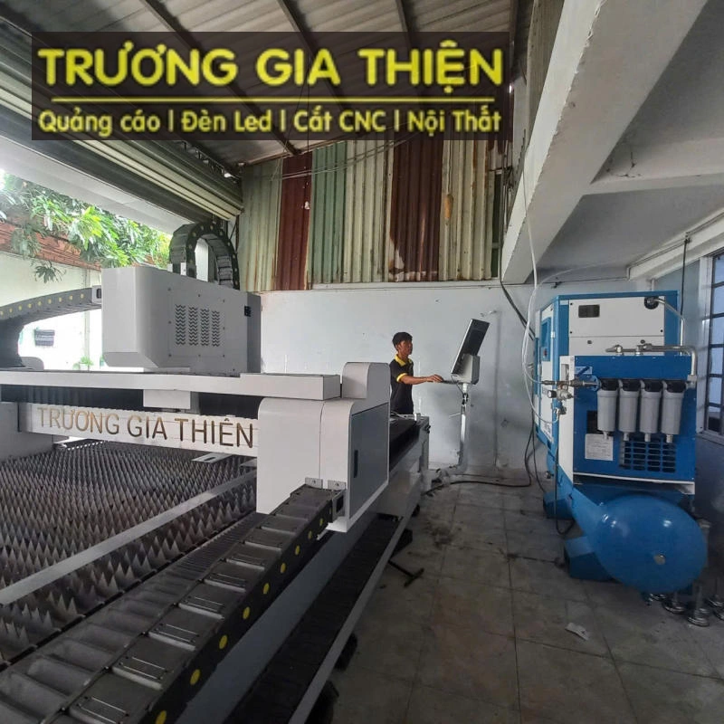 Giải pháp gia công chữ Inox cho bảng hiệu Mica cao cấp