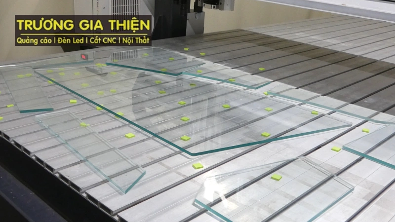 Cách tính chi phí gia công CNC kính tại Trương Gia Thiện