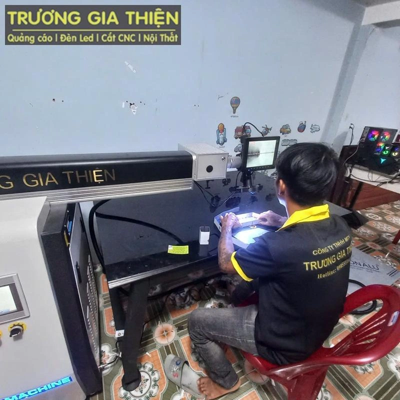 Máy móc gia công chữ inox
