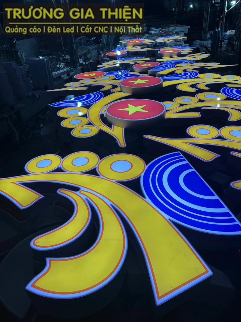 Không gian đường phố lung linh ánh đèn LED mỹ thuật