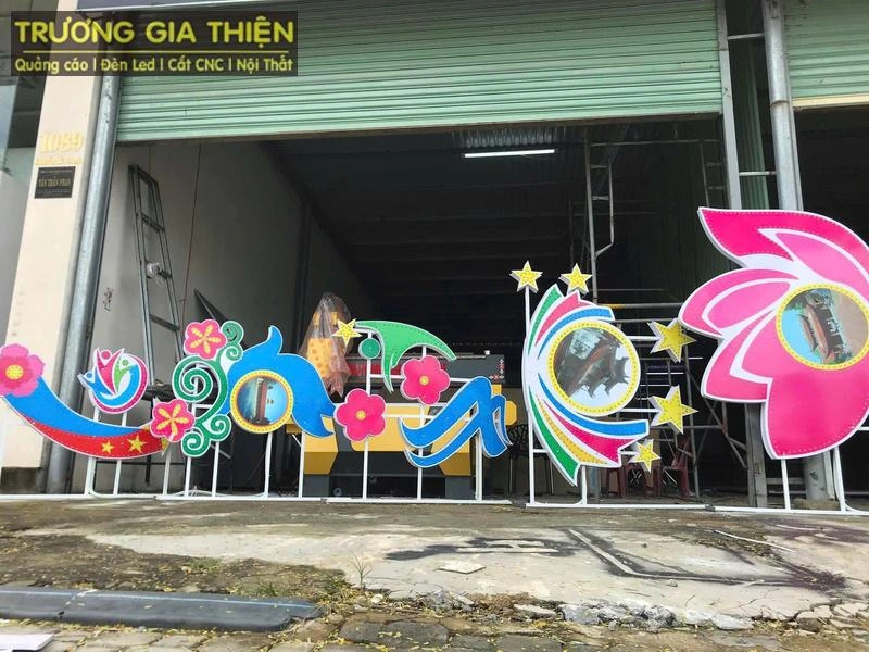 Chúng tôi sáng tạo ra nhiều mẫu họa tiết trang trí cột đèn điện ấn tượng