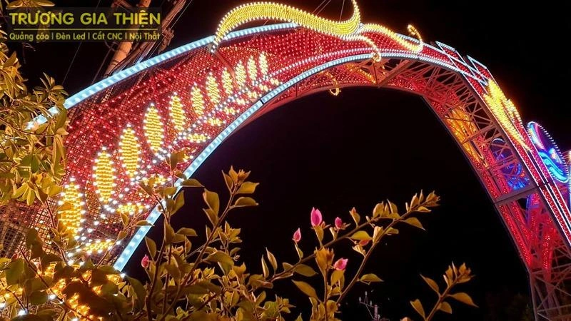 Trang trí LED dải ngang đường