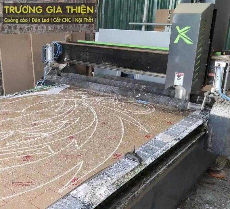 Bảng giá dịch vụ cắt laser Mica phụ thuộc vào yếu tố nào?