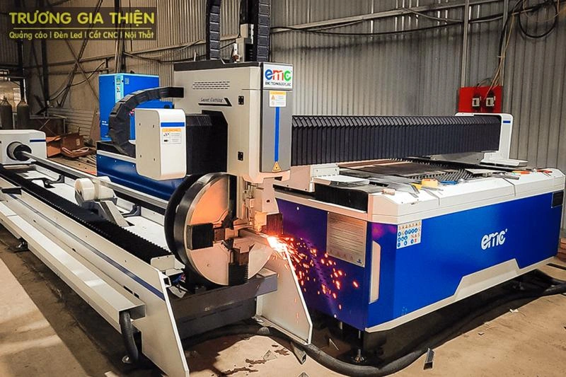 Máy cắt Laser là gì? Nguyên lý, cấu tạo & phân loại chi tiết