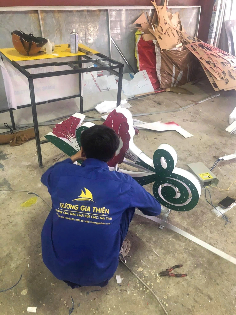 Thợ trực tiếp gia công nên các mẫu hoa văn led đô thị sắc nét