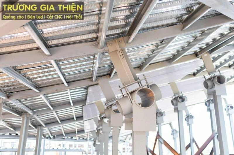 Xung đột kết cấu chịu lực